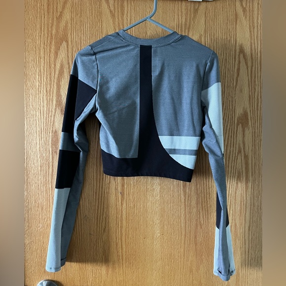 Nike Run Tech Knit Sweatshirt - Picture 5 of 5